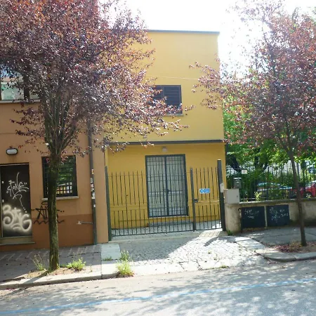 Modern Studio In Bologna With Air Conditioning 40 M² Appartement